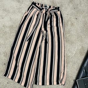 Paper bag capri pants!